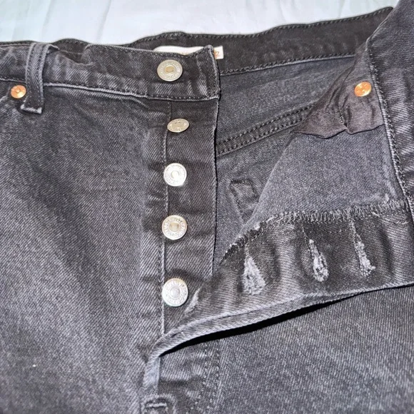 Levi’s Black Ribcage Shorts - Picture 2 of 7